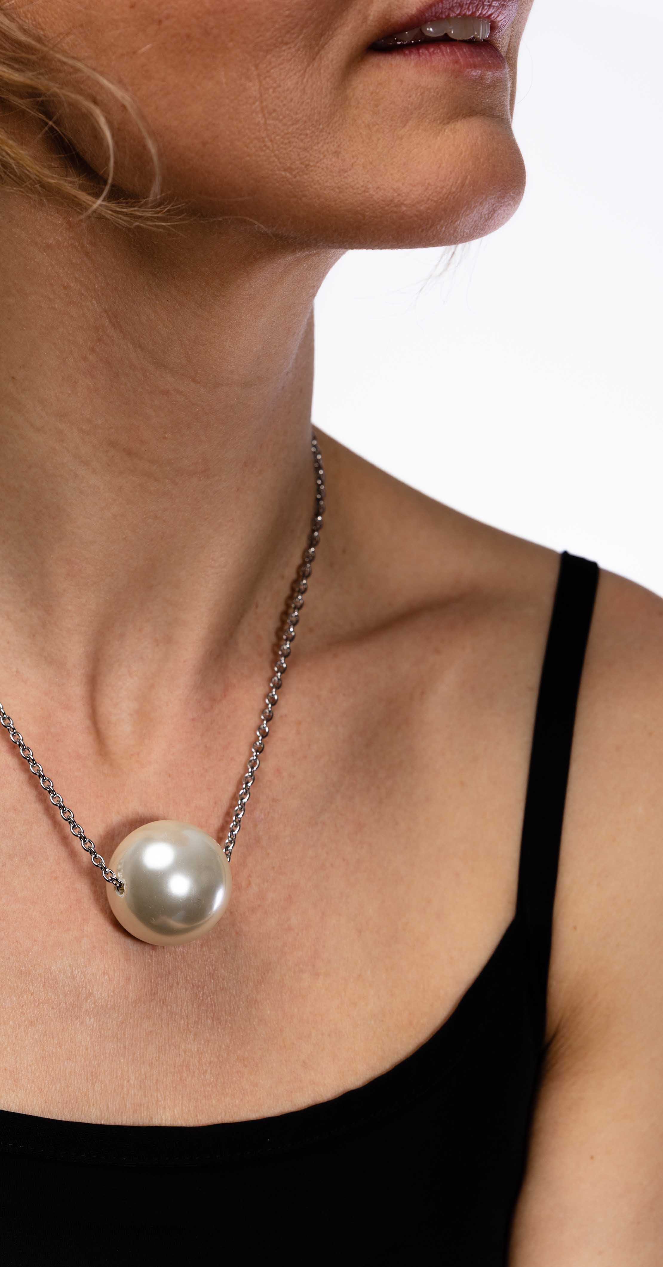 Noor Pearl Necklace